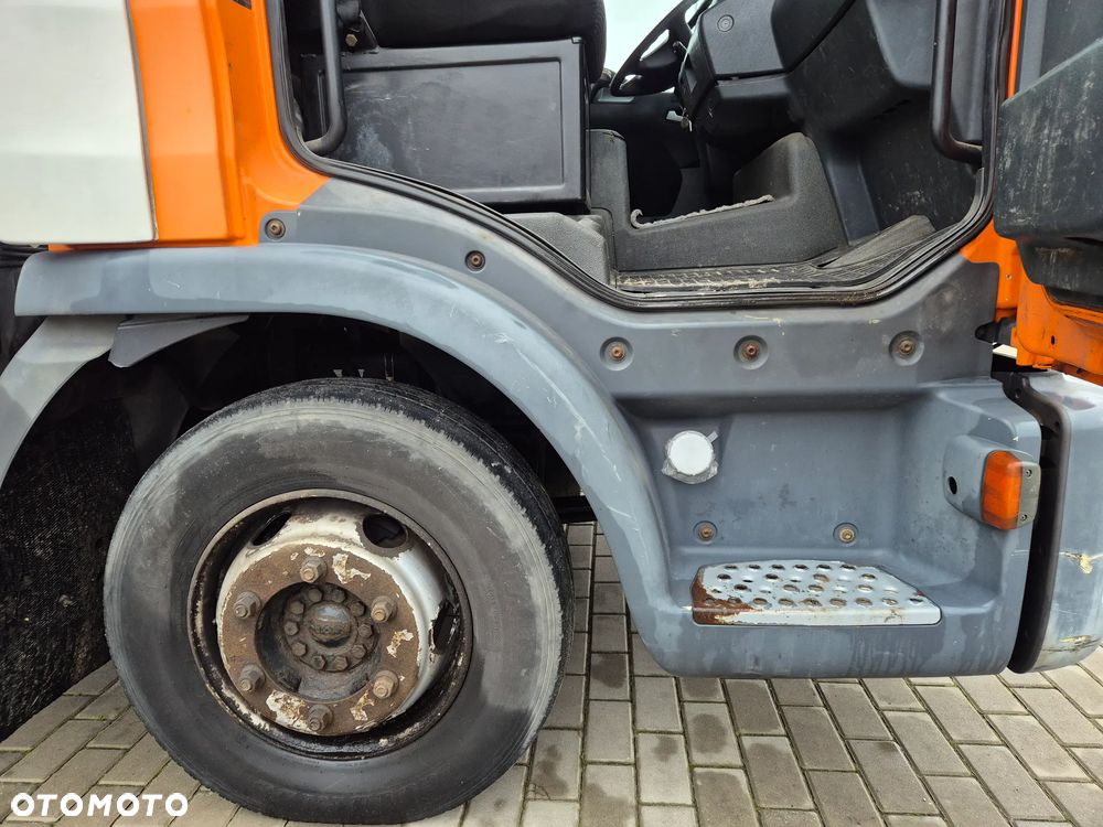 STOPIEŃ STOPNICA NADKOLE SCHODEK KABINY PRAWY MAN TGL EURO 5 , 6 KRÓTKA KA. - 1