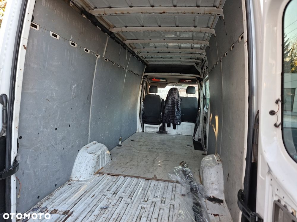 Mercedes-Benz Sprinter - 15