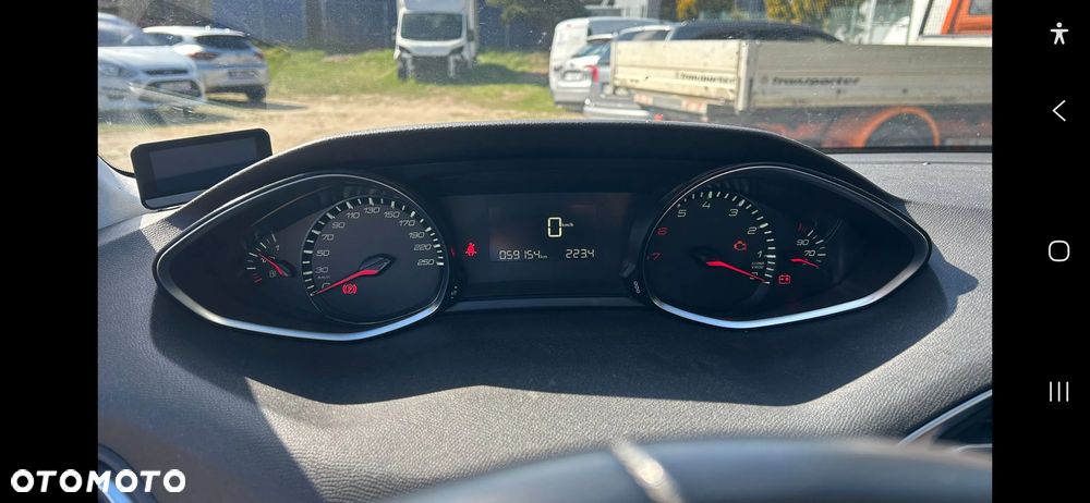 Peugeot 308 1.2 PureTech GPF Active S&S - 6