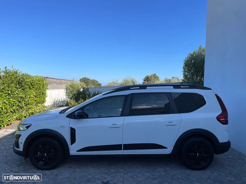 Dacia Jogger 1.6 Extreme 7L - 9