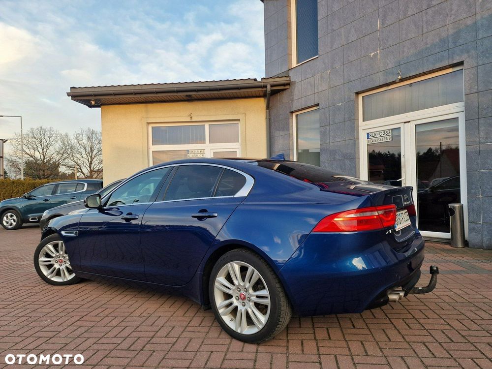 Jaguar XE 20d Prestige - 6
