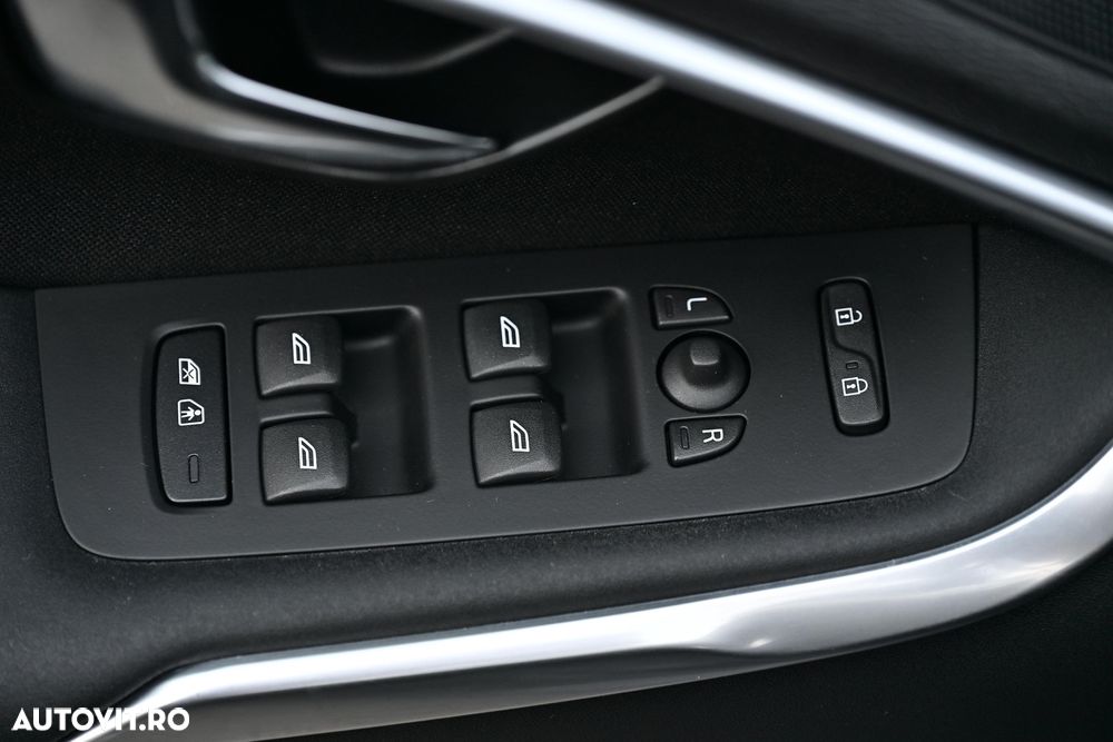 Volvo V40 D3 Geartronic - 33