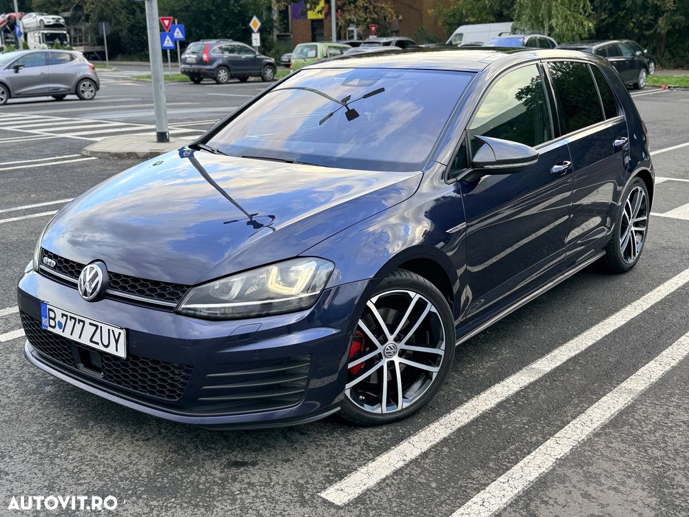 Volkswagen Golf 2.0 TDI DPF BMT DSG GTD - 2