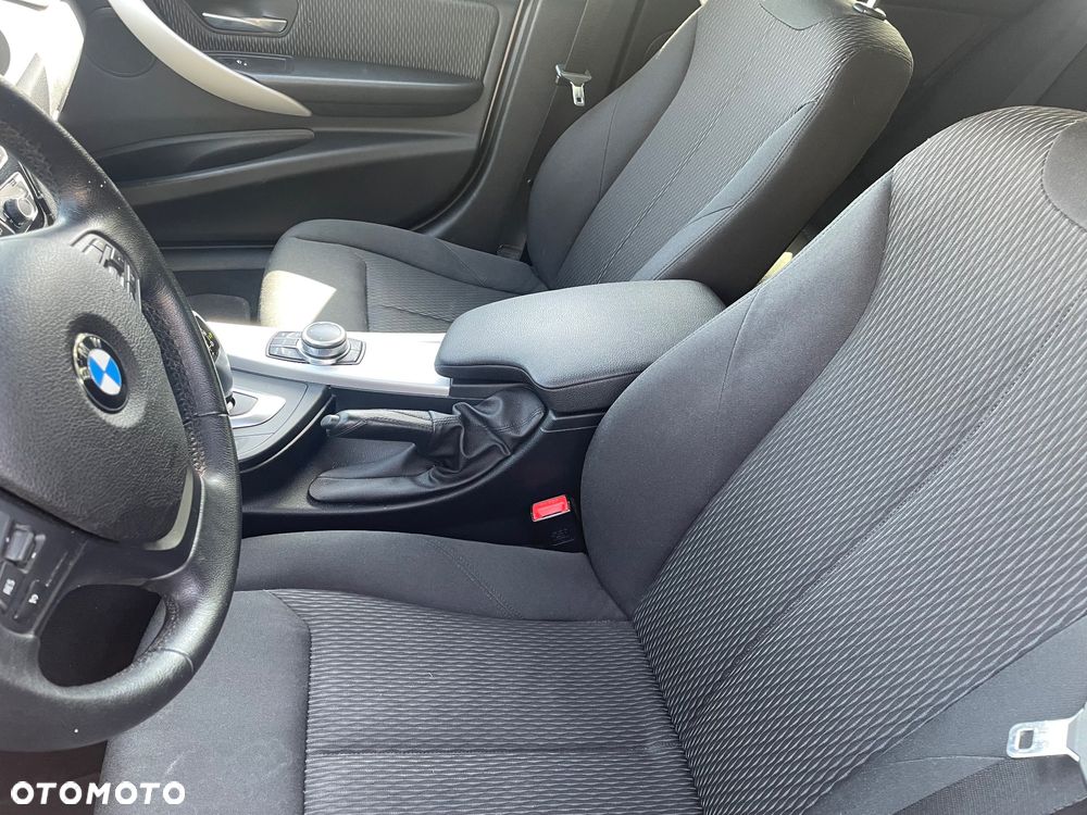 BMW Seria 3 320d Edition Luxury Line Purity - 15