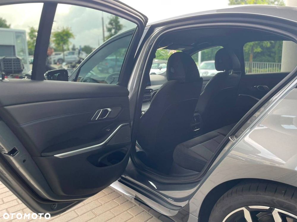 BMW Seria 3 - 29