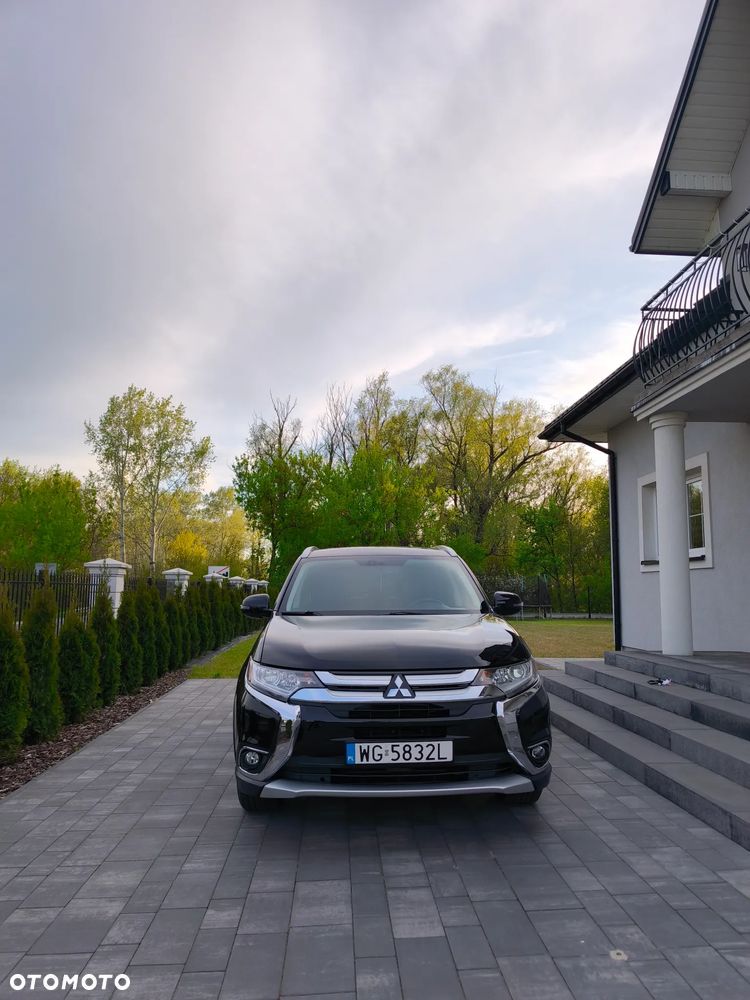 Mitsubishi Outlander - 2