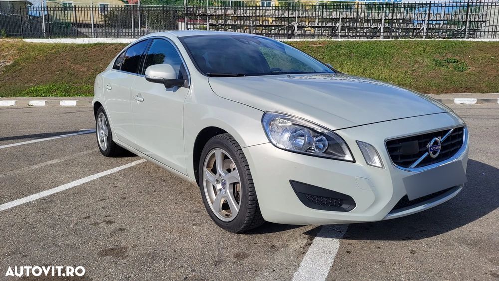 Volvo S60 D5 Summum - 1