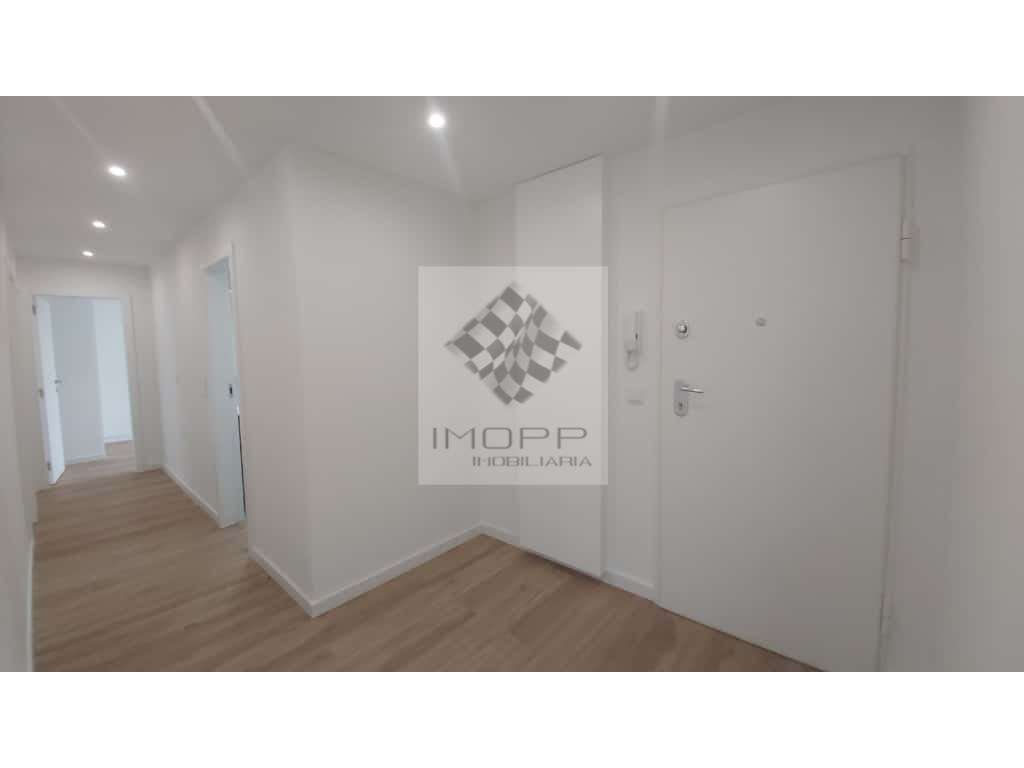 Fantastico T3 Damaia perto transportes - Grande imagem: 2/28