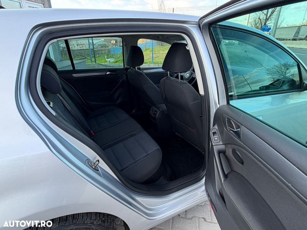 Volkswagen Golf - 34