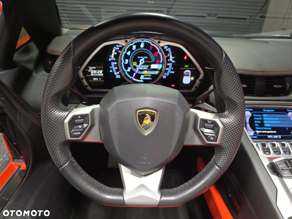 Lamborghini Aventador - 10