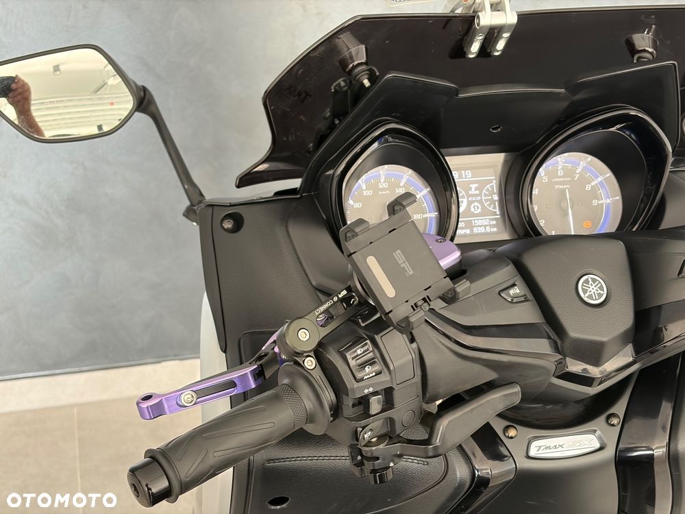 Yamaha Tmax - 10