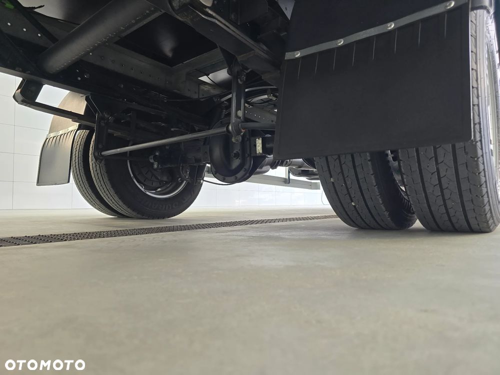 Iveco DAILY 35C16 / 50C16 KONTENER 8PALET WINDA DHOLLANDIA 750Kg 41Tyś km SERWIS ASO IVECO DO OSTATNIEGO Km STAN NOWY NOWY NOWY NA GWARANCJI BOGATA OPCJA WYPOSAŻENIA ASYSTENTY KIEROWCY TEMPOMAT KLIMA KAMERA COFANIA FOTEL KIEROWCY PNEŁMATYCZNY - 25