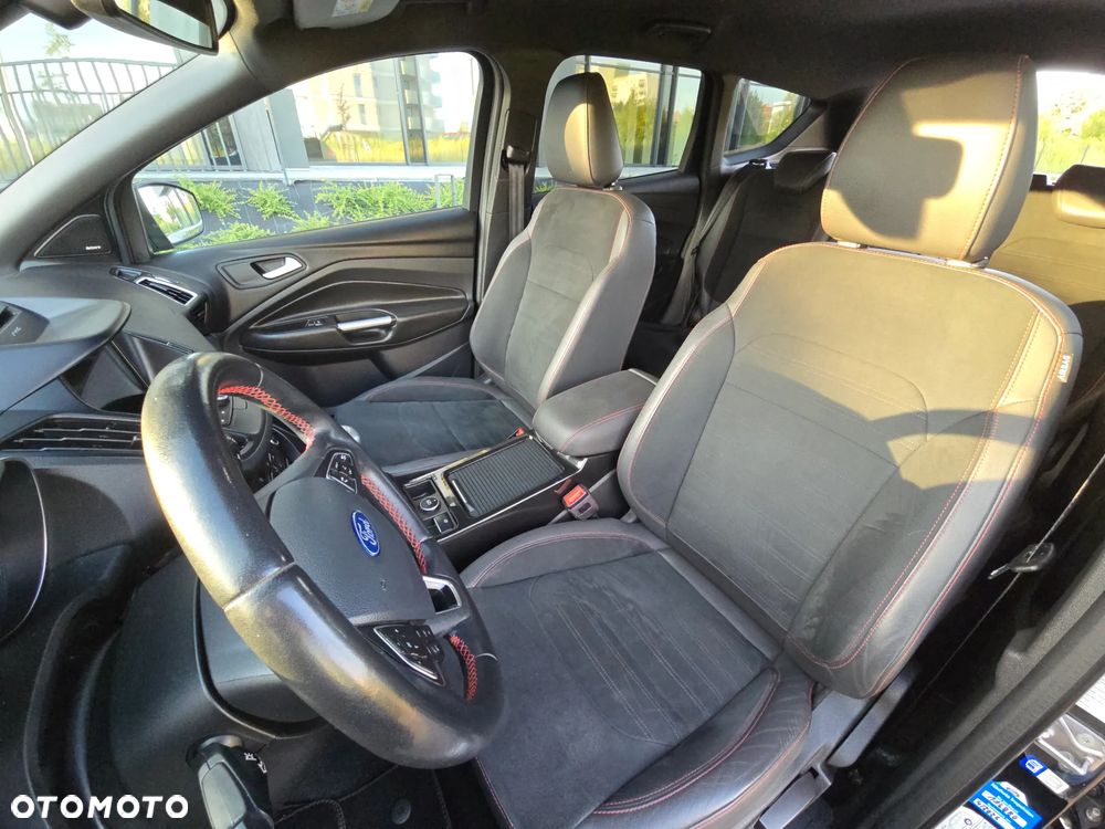 Ford Kuga 1.5 EcoBoost 2x4 ST-Line - 5