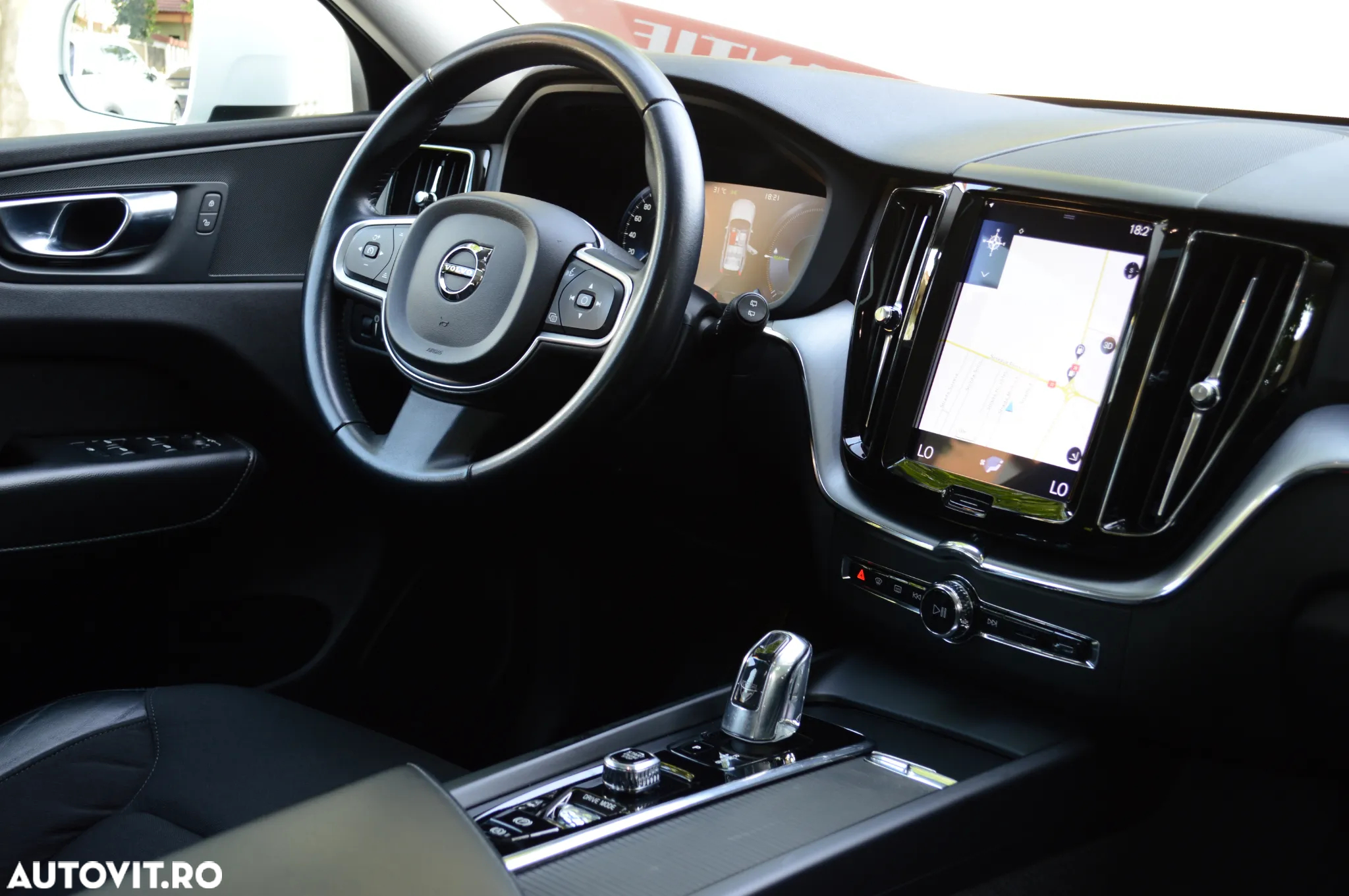 Volvo XC 60 T8 Twin Engine AWD Momentum - 40