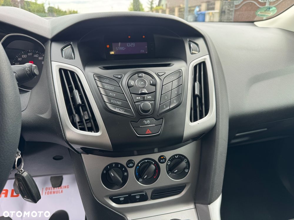 Ford Focus 1.6 Edition - 15