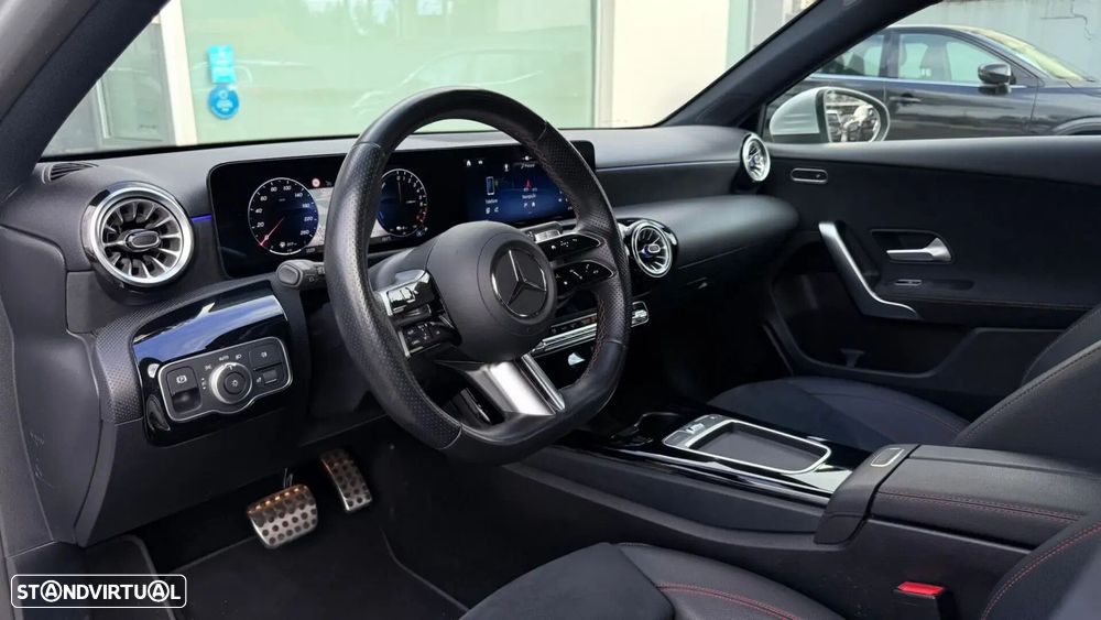 Mercedes-Benz A 250 e AMG Line - 13