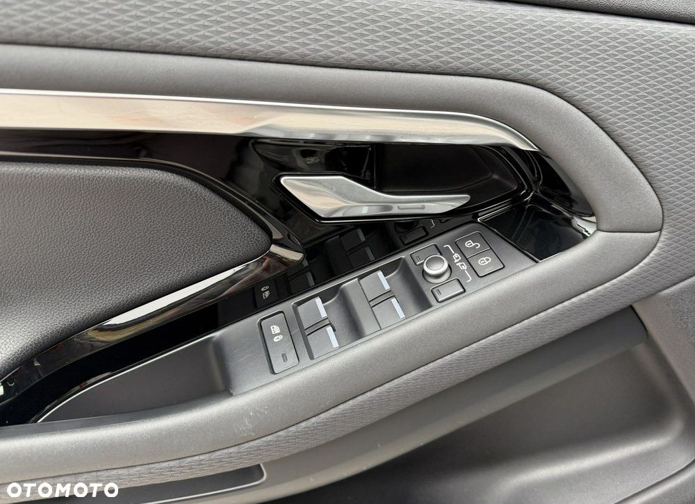 Land Rover Range Rover Evoque 2.0 D150 mHEV R-Dynamic HSE - 36