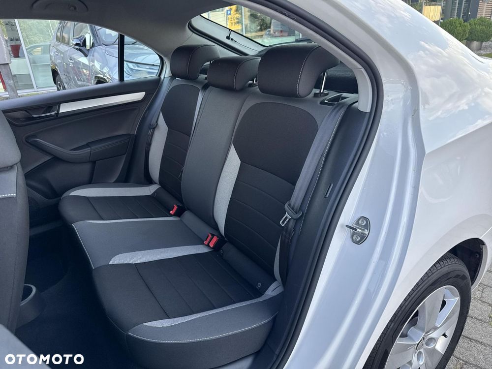 Skoda RAPID 1.0 TSI Ambition - 20