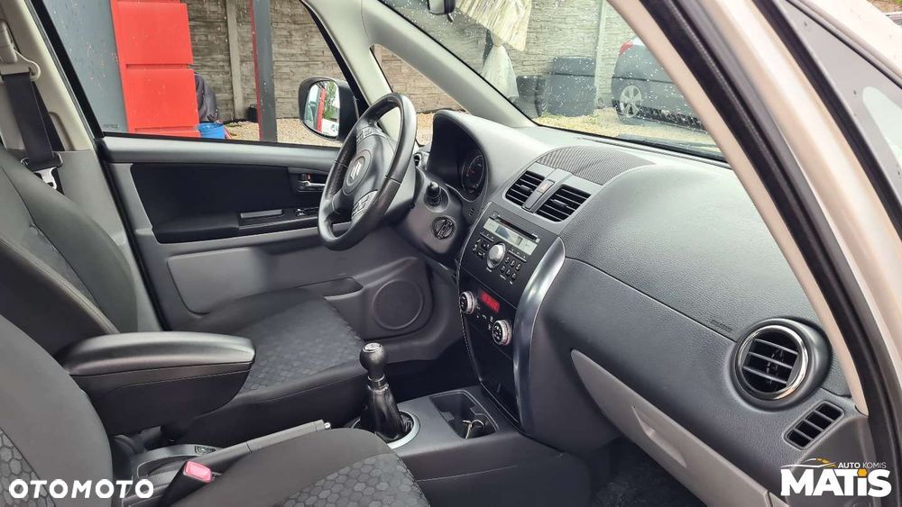 Suzuki SX4 - 8