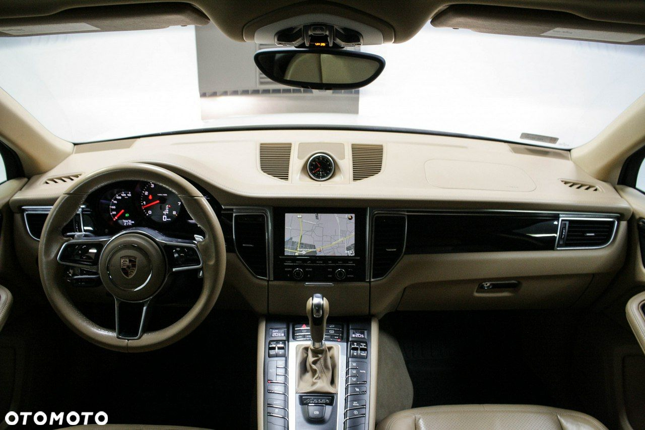 Porsche Macan - 13