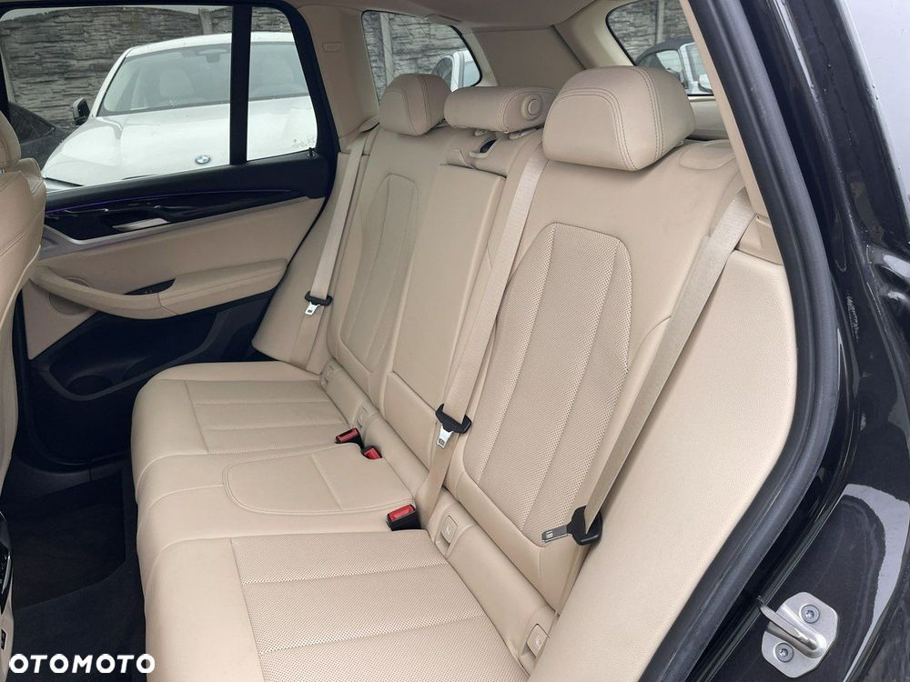 BMW X3 xDrive20d xLine - 13