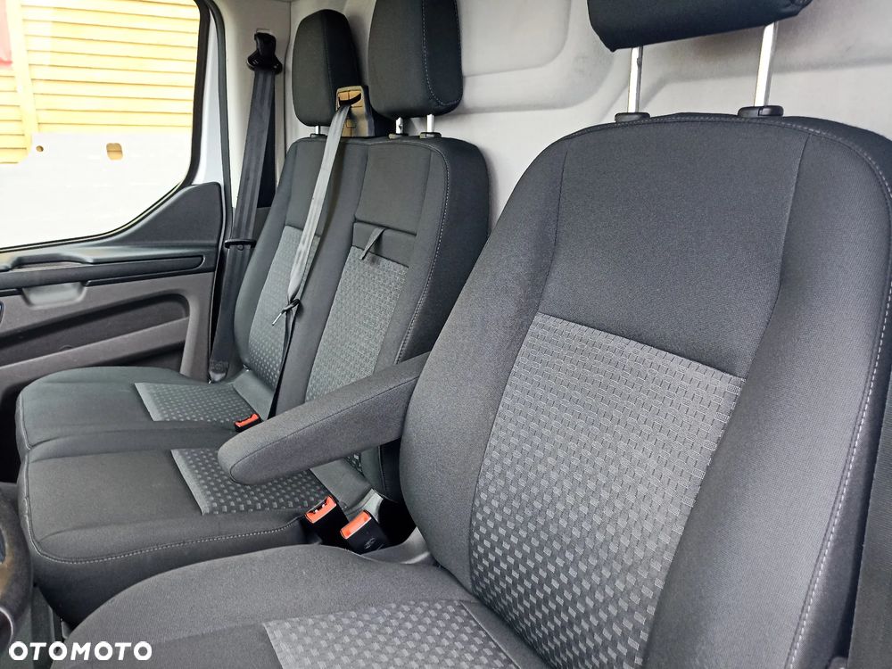 Ford TRANSIT CUSTOM - 16