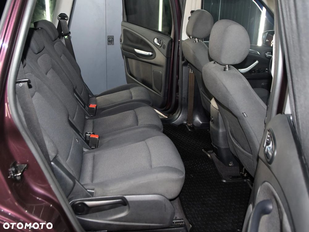 Ford S-Max - 10