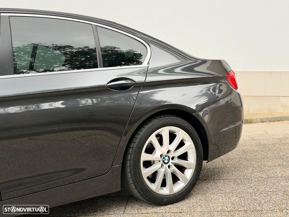 BMW 520 d Exclusive Auto 123g - 16