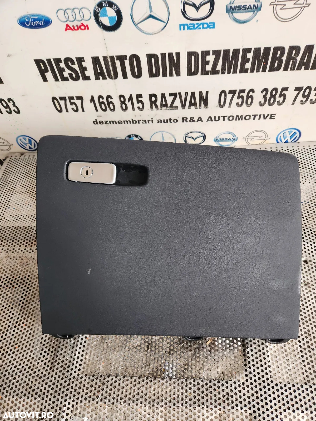 Torpedo Cutie Acte Audi Q3 8V Volan Stanga Europa - Dezmembrari Arad - 5