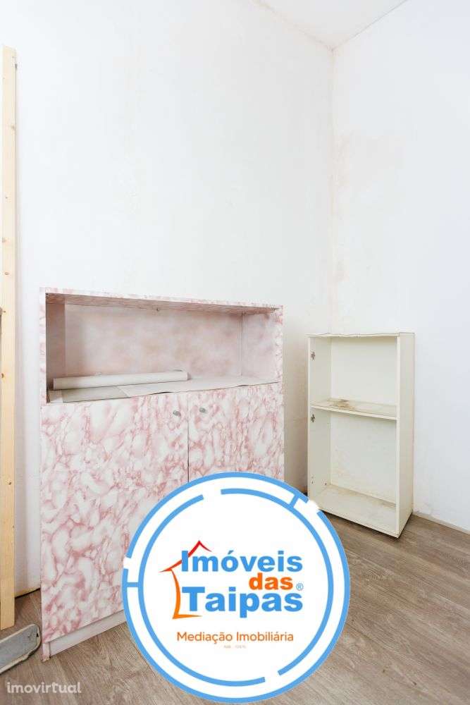 Vende-se Loja no Centro Comercial Passerelle - Caldas das Taipas - Grande imagem: 5/11