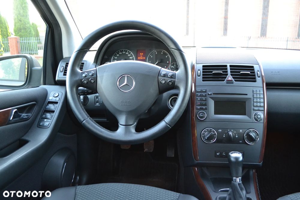 Mercedes-Benz Klasa A 170 BlueEFFICIENCY Elegance - 20