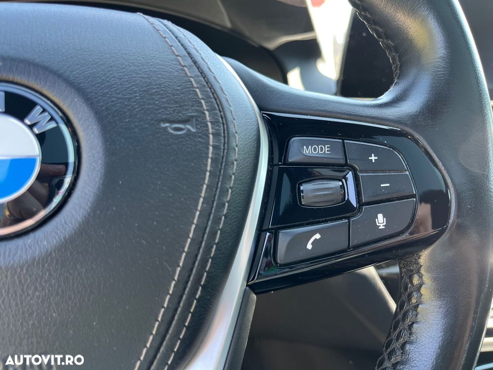 BMW Seria 5 530i xDrive AT - 34
