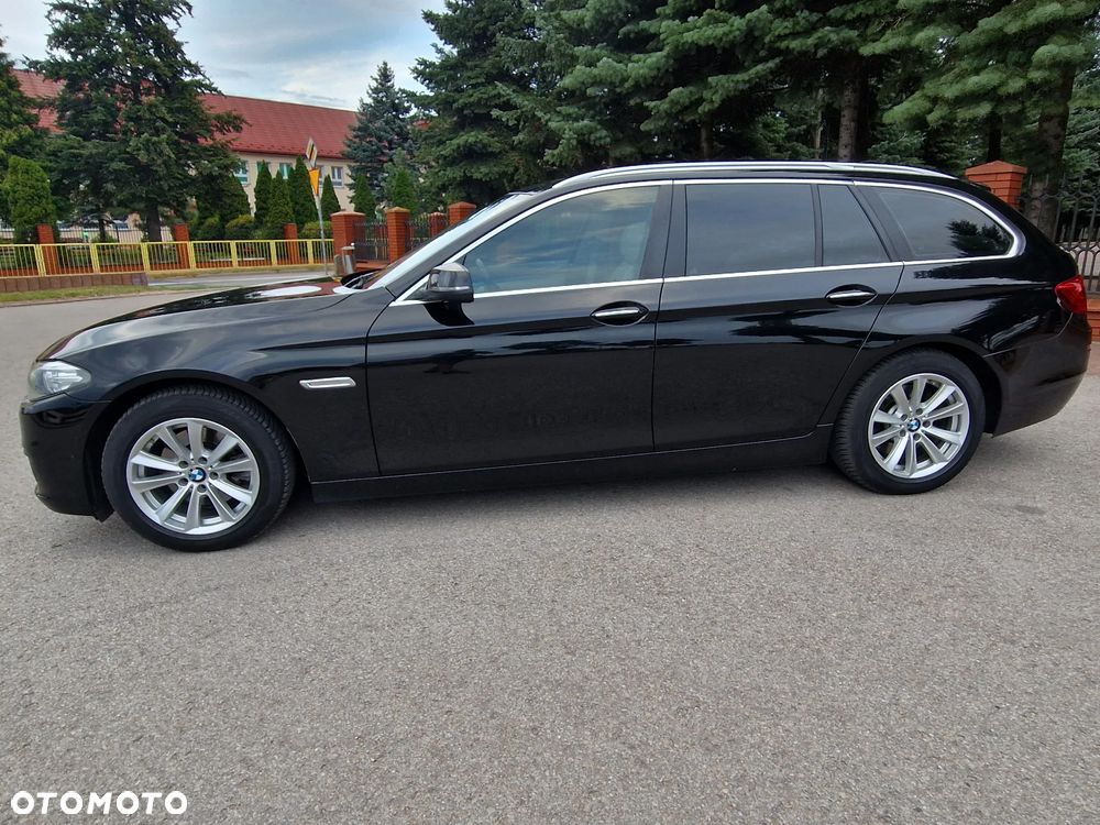 BMW Seria 5 520d xDrive - 12