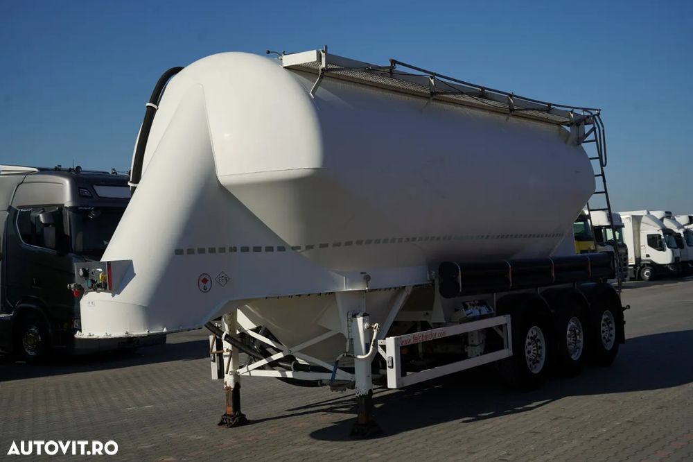 Feldbinder / REMORCA CIMENT / 3 COMPARTIMENTE / 37.000 L / SILOC / PENTRU MATERIALE VRAC / AXĂ RIDICATĂ / SAF / JANTE DIN ALIAJ - 3