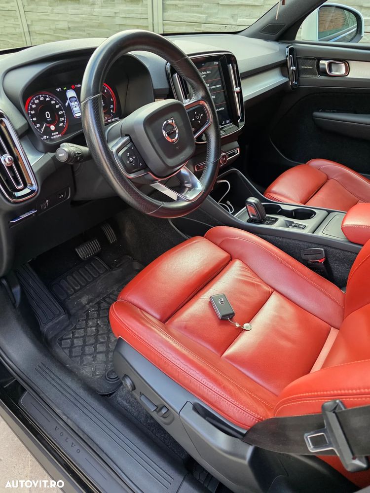 Volvo XC 40 D4 AWD Geartronic Momentum - 2