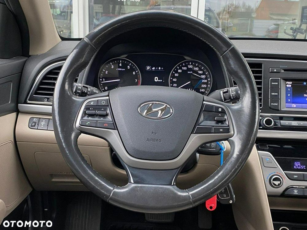 Hyundai Elantra - 13
