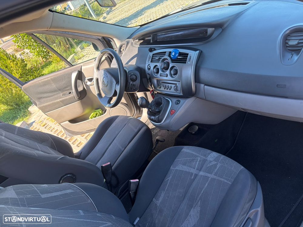 Renault Scénic 1.5 dCi Dynamique Luxe - 4