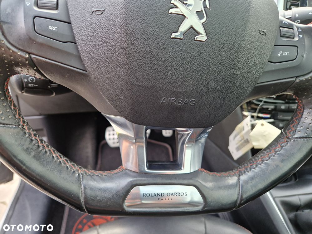 Peugeot 208 - 23