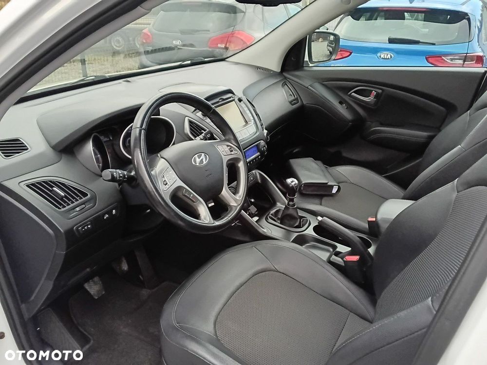 Hyundai ix35 1.6 2WD Fifa World Cup Edition - 11