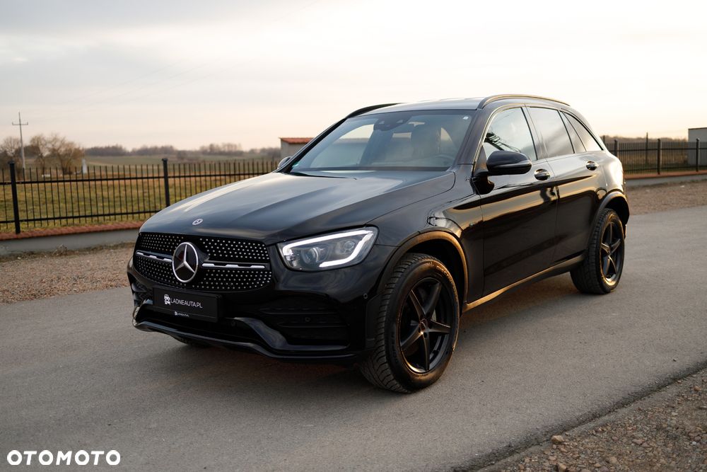 Mercedes-Benz GLC 300 de 4Matic 9G-TRONIC AMG Line Plus - 4