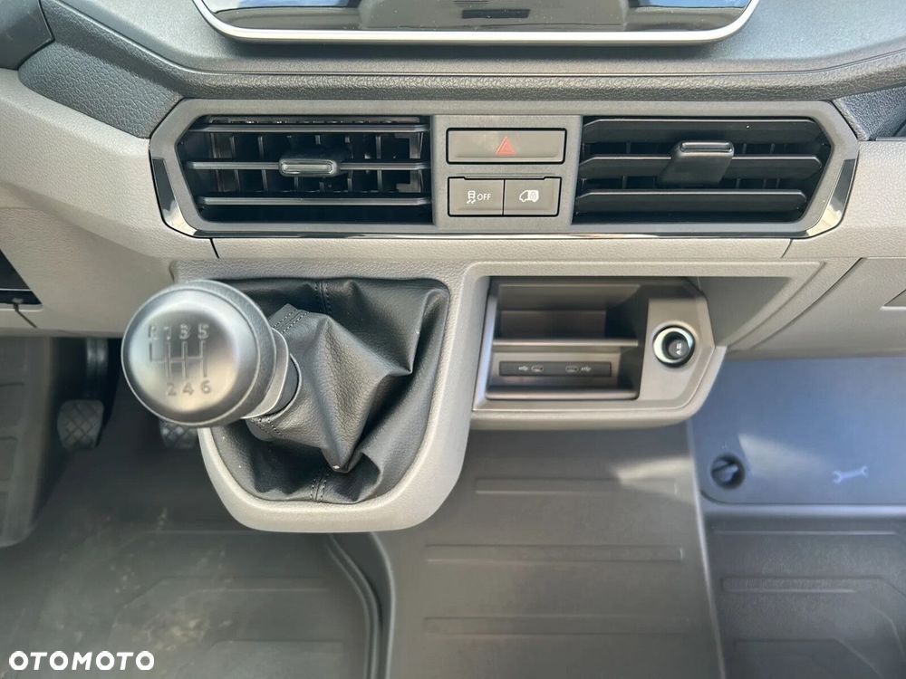 Volkswagen Crafter 35 Brygadówka/Furgon L4H3, 2.0BiTDI 177KM, 4490mm, Wysoki dach, r.o. 4490 - 32