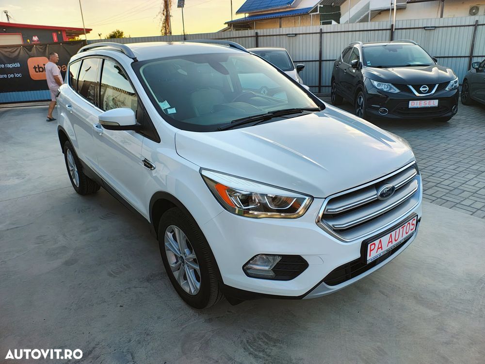 Ford Kuga 1.5 TDCi 2x4 Titanium - 10