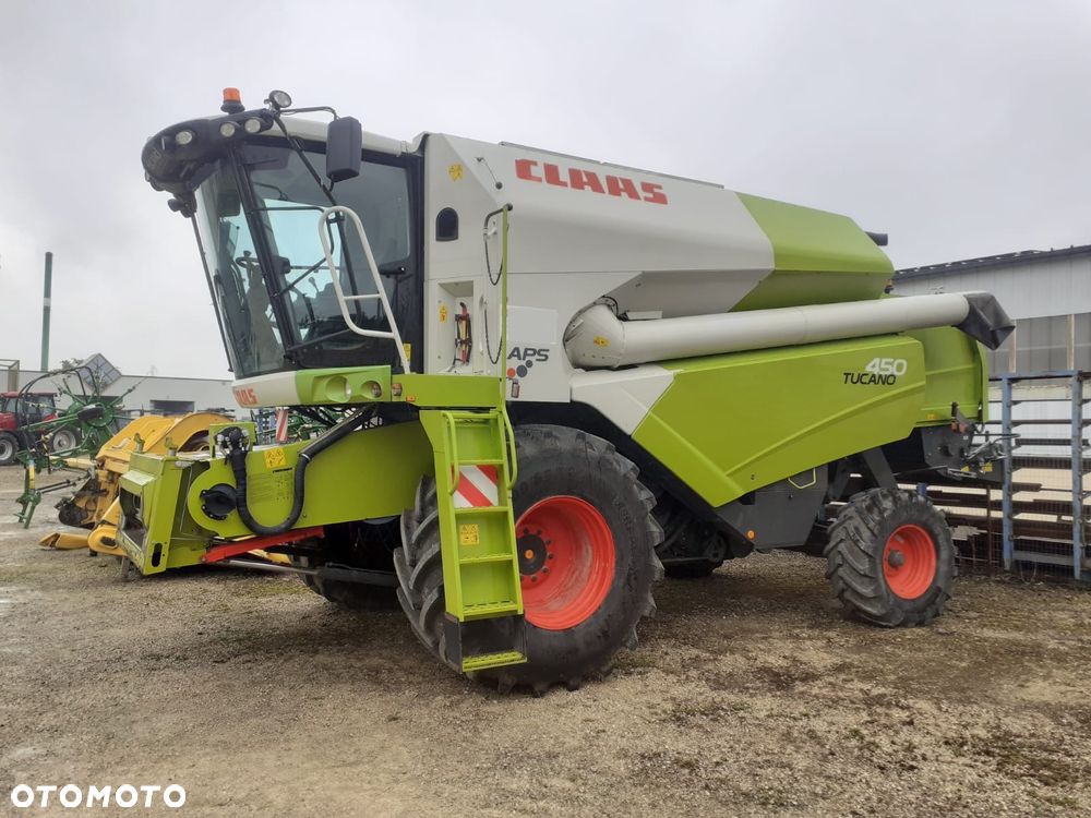 Claas Tucano 450
