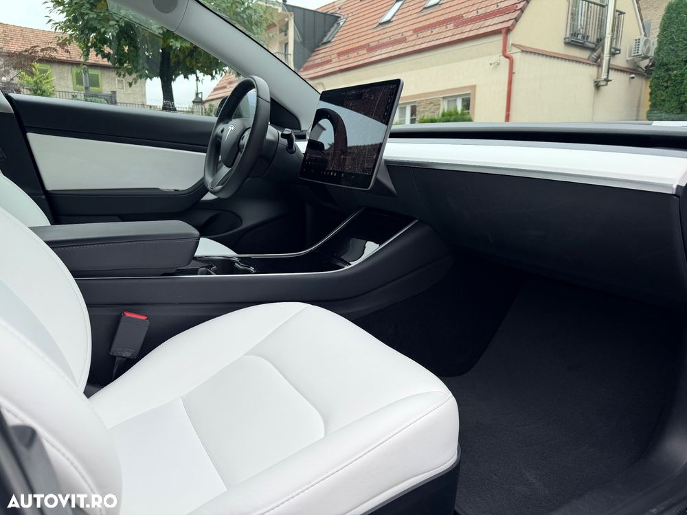 Tesla Model 3 Standard Reichweite Plus Hinterradantrieb - 11