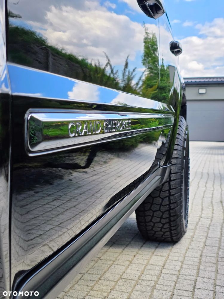 Jeep Grand Cherokee - 28