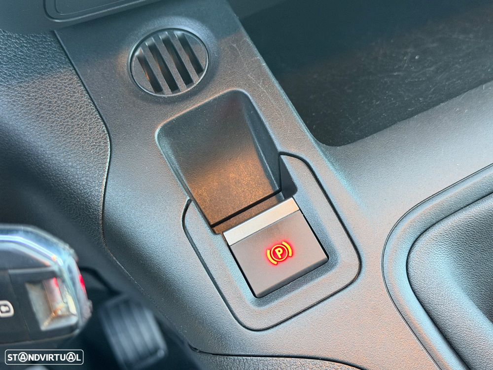 Opel Combo L1 / iva dedutivel / poucos km / 2022 - 19