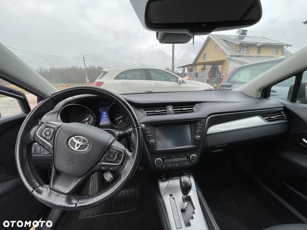 Toyota Avensis 2.0 Premium MS - 15