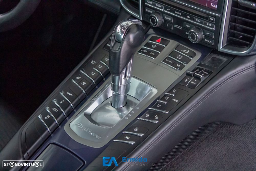 Porsche Panamera Platinum Edition - 38