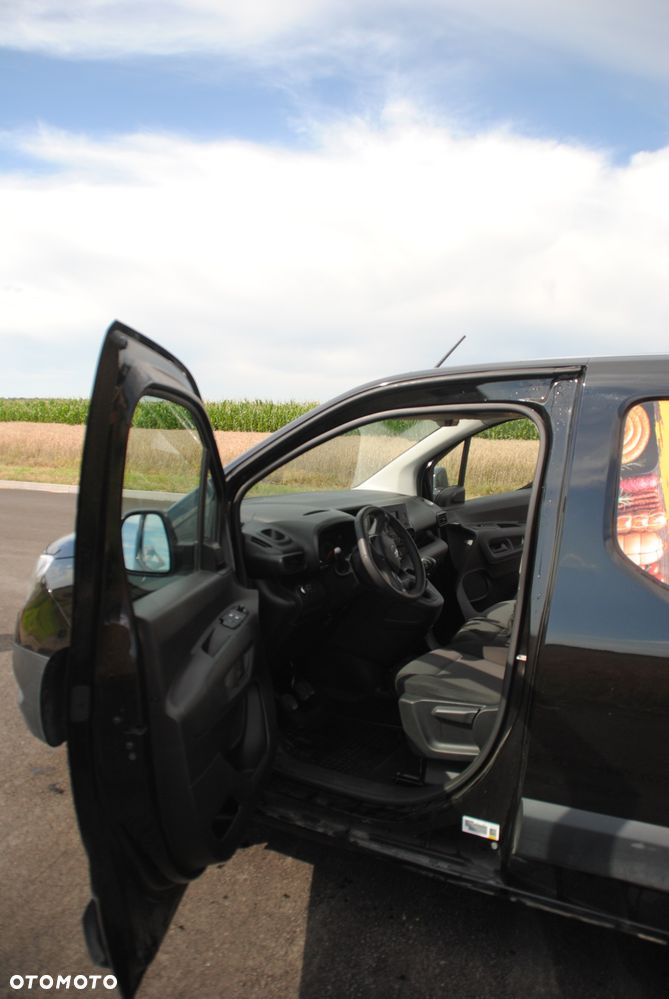 Opel Combo 1.2 Turbo Essentia S&S - 3
