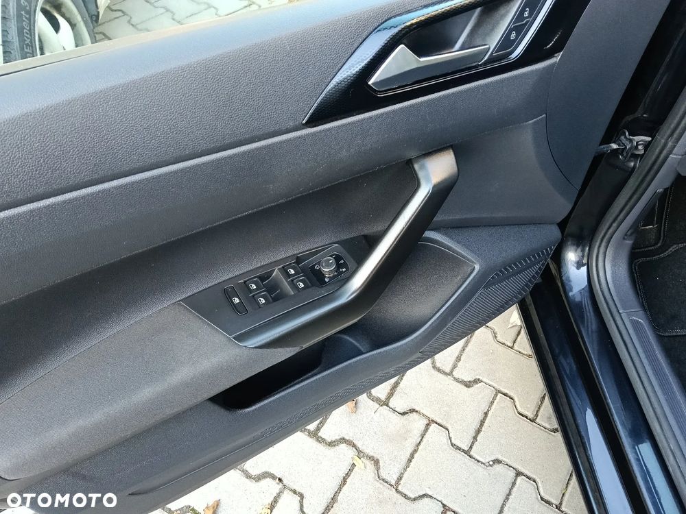 Volkswagen Polo - 8